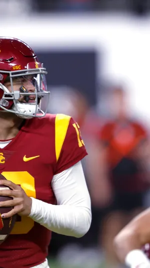 U S C Quarterback Action Shot Wallpaper