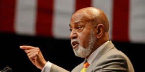 U.s. Representative Alcee Hastings Delivering A Speech Wallpaper