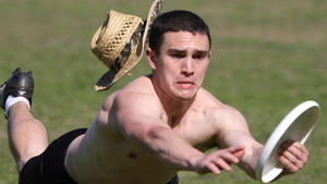 Ultimate Frisbee Shirtless Player Wallpaper