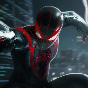 Ultimate Spider-man Swinging Through The City Wallpaper