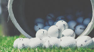 Ultra Hd Golf White Balls Wallpaper