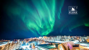 University Of Alaska Fairbanks Green Aurora Wallpaper