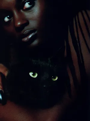 Unleash Your Inner Power With Black Magic Woman. Wallpaper