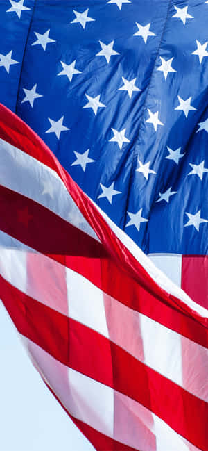 Unlock The Possibilities Of The Usa With The Latest Iphone. Wallpaper