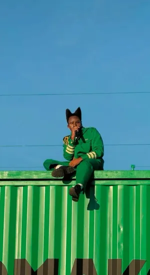 Urban Green Style Wallpaper