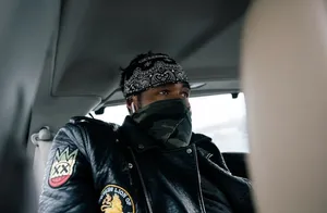 Urban Style Manin Car Wallpaper