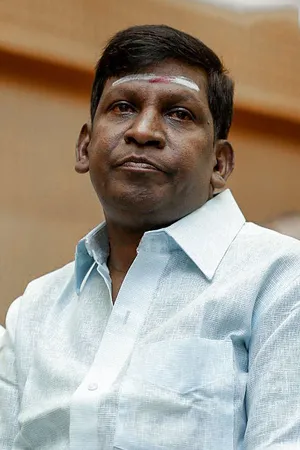 Vadivelu In White Wallpaper