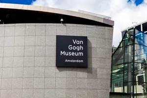 Van Goh Museum 3d Signage Wallpaper