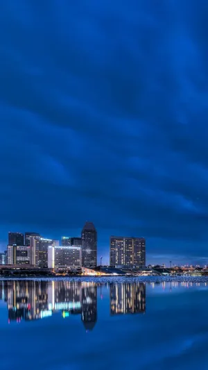 Vapid Atmosphere At Night Wallpaper