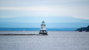 Vermont Burlington Breakwater Lighthouse Wallpaper