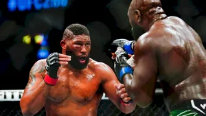 Vibrant Curtis Blaydes Wallpaper