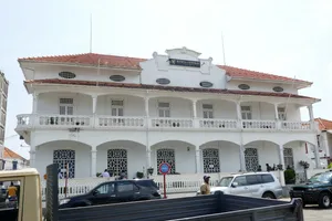 Vibrant Fauna In São Tomé And Príncipe Park Wallpaper
