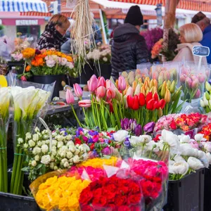 Vibrant Flower Market In Full Bloom Wallpaper