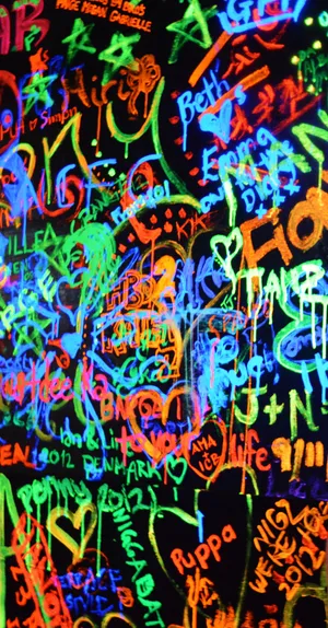 Vibrant_ Neon_ Graffiti_ Art.jpg Wallpaper
