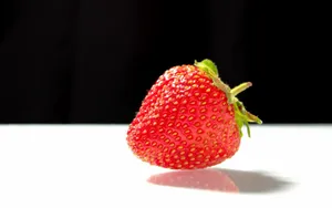 Vibrant Red Strawberries Wallpaper