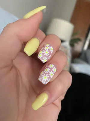 Vibrant Spring Nails Design Wallpaper