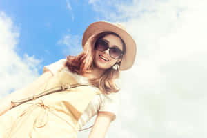 Vibrant Summer Fashionista Wallpaper