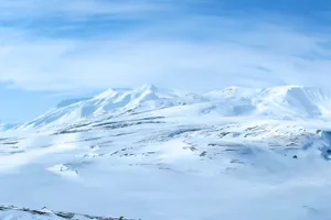 Vibrant Sunset Mountainside Wallpaper