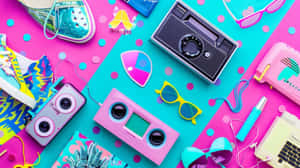 Vibrant90s Retro Objects Flatlay Wallpaper