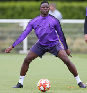 Victor Wanyama Football Purple Apparel Wallpaper