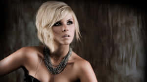 Victoria Beckham Blonde Style Wallpaper