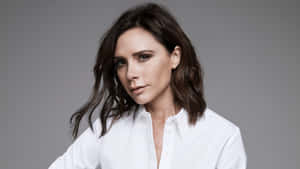 Victoria Beckham Elegant Portrait Wallpaper
