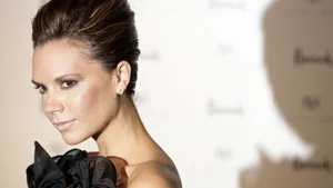 Victoria Beckham Elegant Red Carpet Look Wallpaper