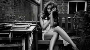 Victoria Beckham Stylish Outdoor Portrait Wallpaper