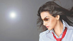 Vidya Balan Fashion Style Wallpaper