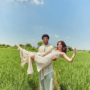 Vijay Devarakonda Ananya Panday Open Field Wallpaper