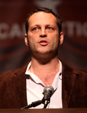 Vince Vaughn Striking A Pose Wallpaper