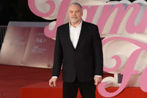 Vincent D'onofrio Posing During A Photo Shoot Wallpaper