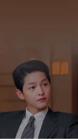 Vincenzo Looking Sideways Wallpaper