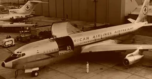 Vintage American Airlines Airfreight Wallpaper