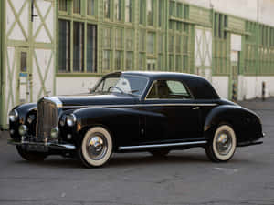 Vintage Bentley Mark Vi In Pristine Condition Wallpaper