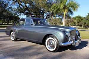 Vintage Bentley S2 Luxury Automobile Wallpaper