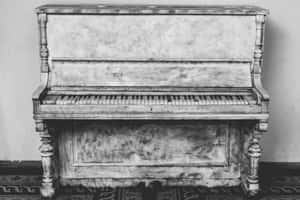 Vintage Blackand White Upright Piano Wallpaper