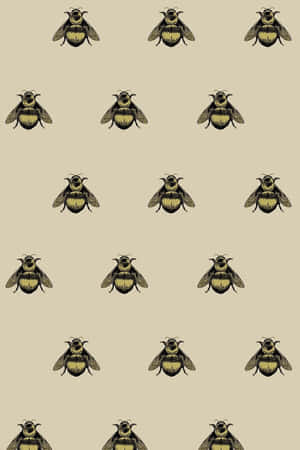 Vintage Bumblebee Pattern Wallpaper