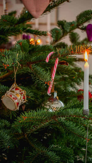 Vintage Christmas Tree Decorations Candlelight Wallpaper