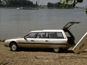 Vintage Citroen C X Break Riverside Wallpaper