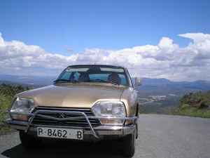 Vintage Citroen G S On Mountain Road Wallpaper