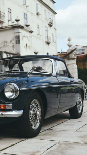 Vintage Elegance: Classic Retro Car Wallpaper