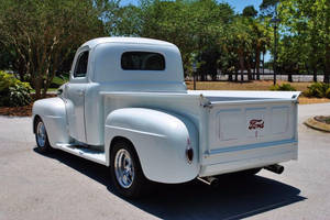 Vintage Elegance Unveiled - White Old Ford Truck Wallpaper