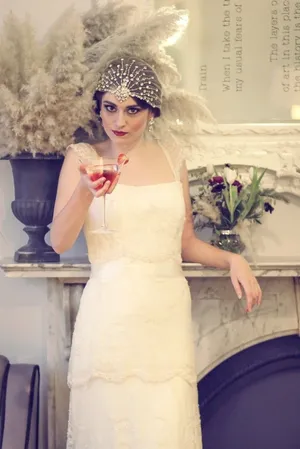 Vintage Flapperwith Cocktail Wallpaper