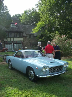 Vintage Lancia Flaminia Coupe Outdoor Exhibit Wallpaper