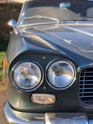 Vintage Lancia Flaminia Front View Wallpaper
