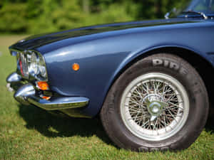 Vintage Maserati Mexico Front Wheel View Wallpaper