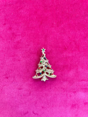 Vintage Pink Background Christmas Tree Brooch Wallpaper