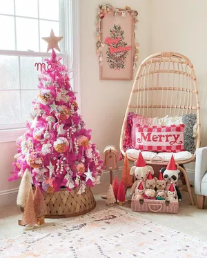 Vintage Pink Christmas Decor Wallpaper