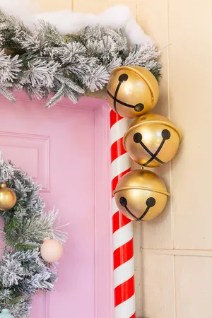 Vintage Pink Christmas Door Decor Wallpaper